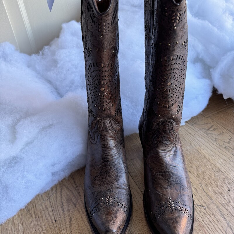 NWT Circle G Western Boot, Brown, Size: 9
All sales final
free pickup in store within 7 days of Purchase
Shipping Available
Original Price $168.95
