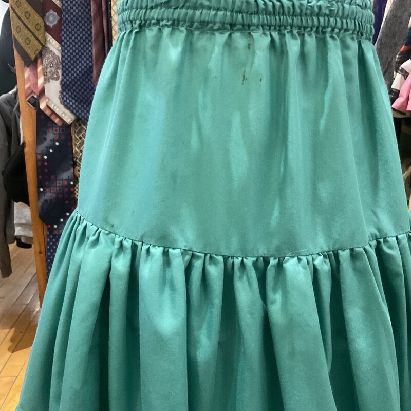 Western Dancing Skirts, Teal, Size: None
no tag
no brand
elastic waist band
waist stretches from approx. 34 to 42
length is approx. 23
minor blemishes
Grade A
Western Dance skirt