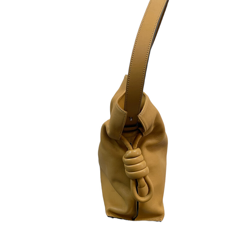 Loewe Flamenco Nappa Calfskin Purse<br />
Warm Gold<br />
<br />
condition: EXCELLENT. Light wear to bottom corners<br />
<br />
Strap length: 89 - 113 cm<br />
Height (inch): 9.6<br />
Width (inch): 11.8<br />
Depth (inch): 4.1<br />
<br />
CURRENT ONLINE<br />
retail: $2600<br />
<br />
Made in Spain