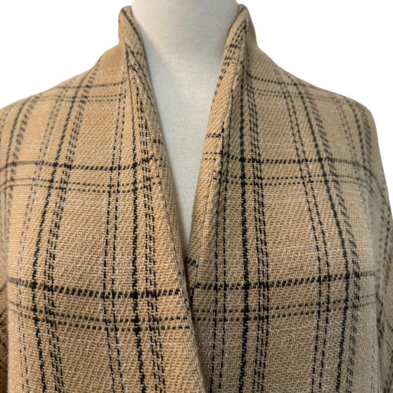 Vince Long Plaid Open Jacket
Camel and Black
Wool Blend with Pockets
Size: Medium