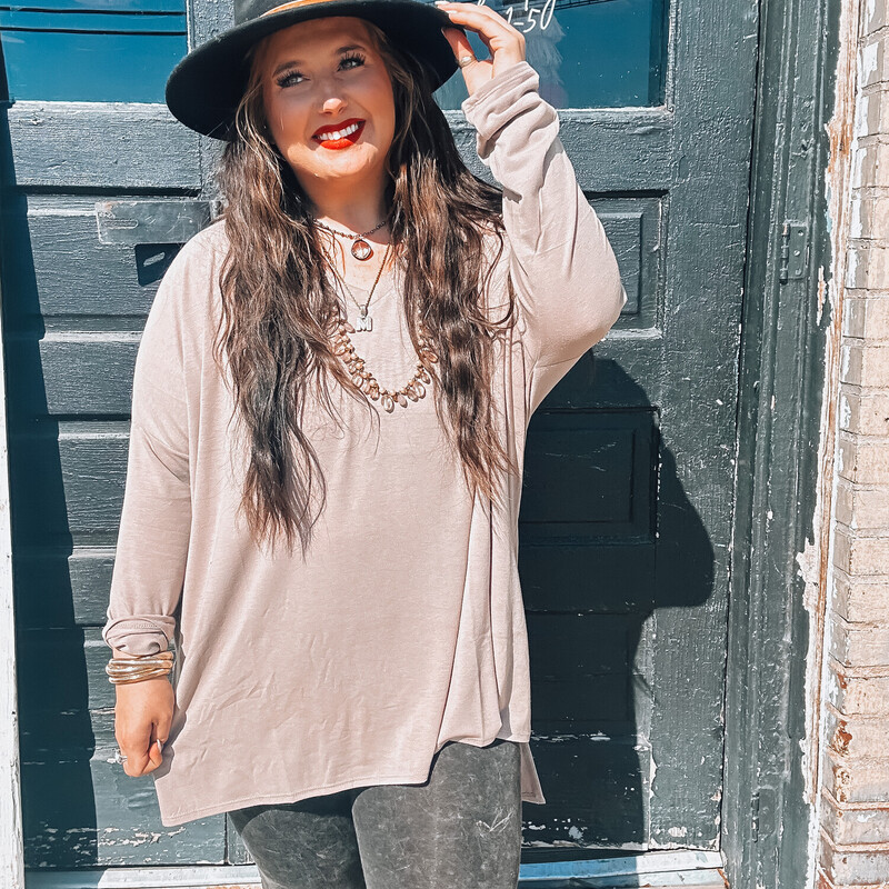 These comfy long sleeve tees are perfect for everyday wear! Dress them up or dress them down, and stay comfy! Perfect for Fall!
Colors: Black, Mocha, Camel
1X through 3X. Madison is wearing a 1X.