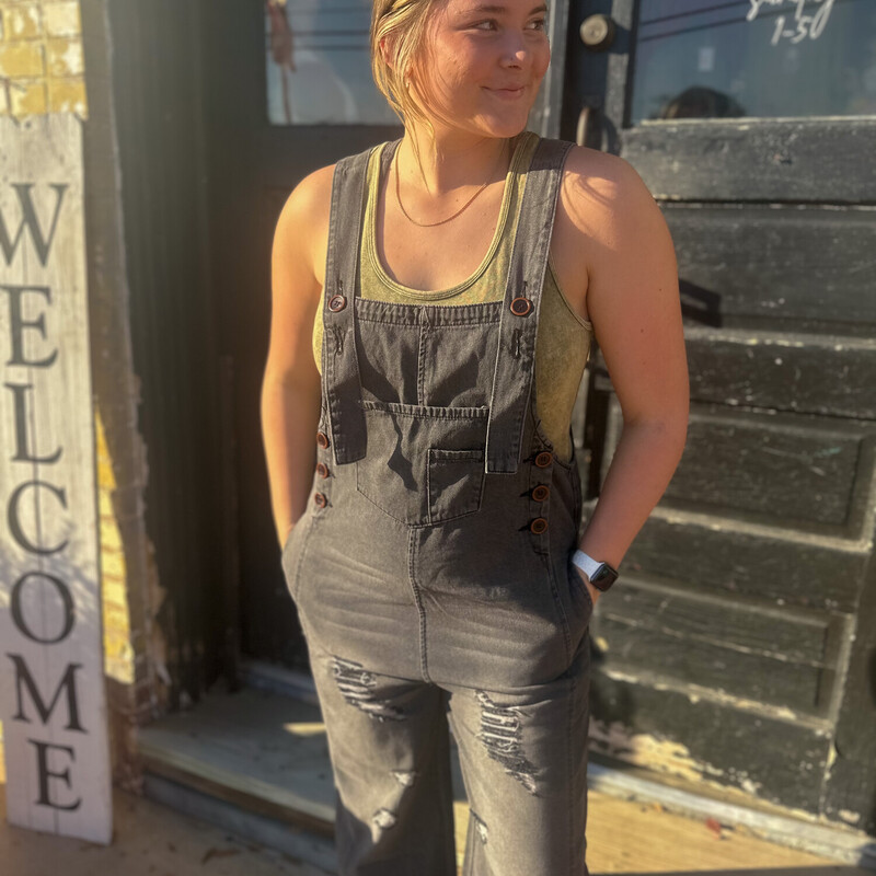 Pair these super fun distressed overalls with a longsleeve top and a hat! Perfect for chilly fall weather!
Available in sizes Small, Medium, and Large.
Amelia is wearing asize Medium.