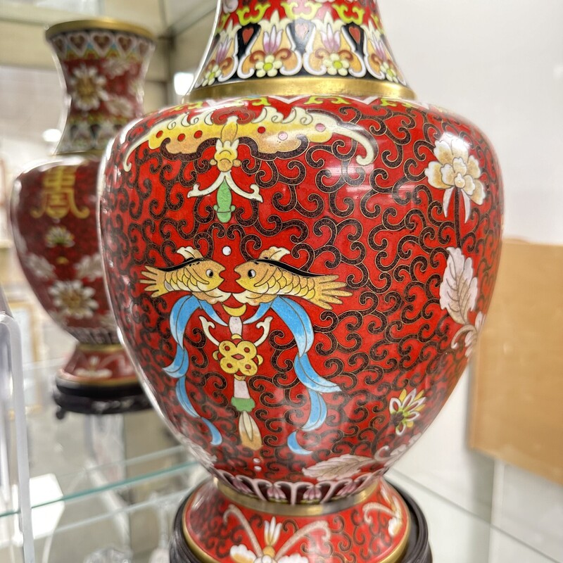 VIntage Cloisonne Vase, plus wood Stan. Gorgeous and rich colors!<br />
Size: 17in H
