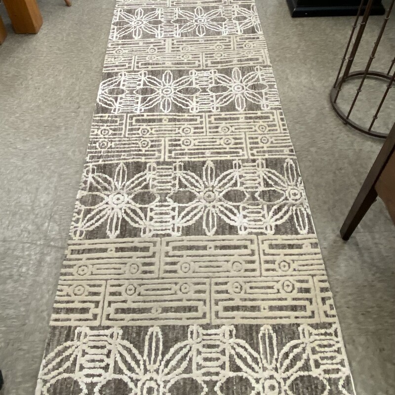 ABC Carpet & Home Simla Berber Runner, Taupe, Size: 33x144 Inch<br />
Hand Knotted Wool and Silk