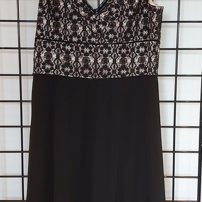 Tahari Dress, Black, Size M
New with Tags (Reg. Price $248)
100% Silk