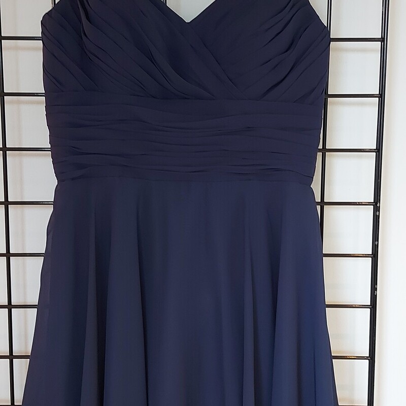 Dress, Navy, Size: M
Previously loved