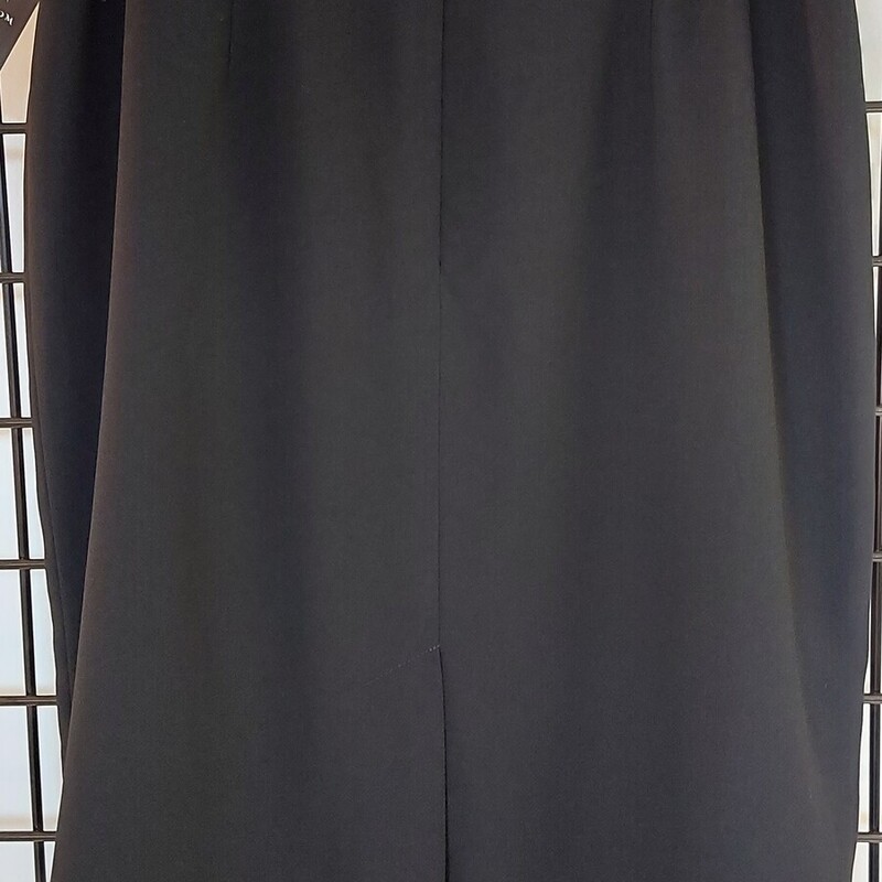 Nygard Skirt, Black, Size: 12
Previously loved