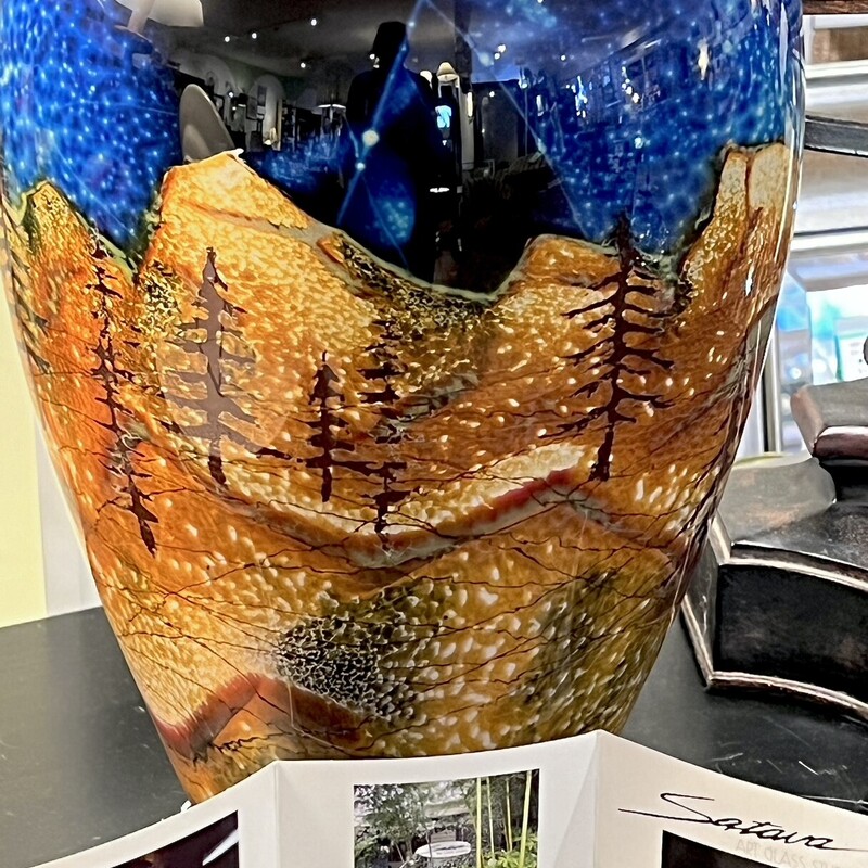 Satava Northern Lights Vase
Size: 15H