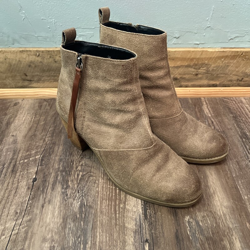 Dolce Vita Suede Boots