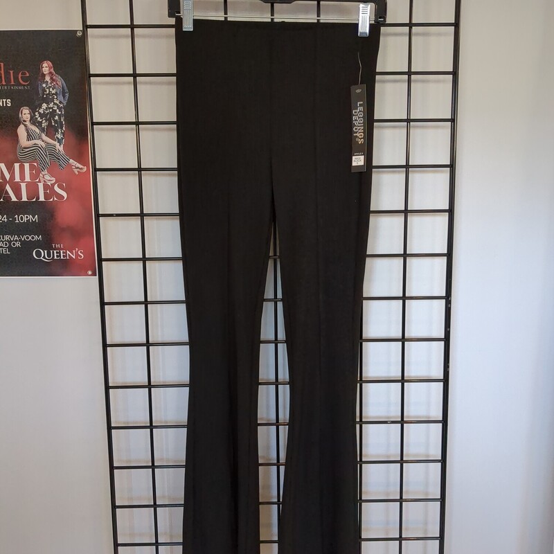 Leggings Depot Ribbed, Black, Size: S
New with Tags
Flared Bottom with Slit