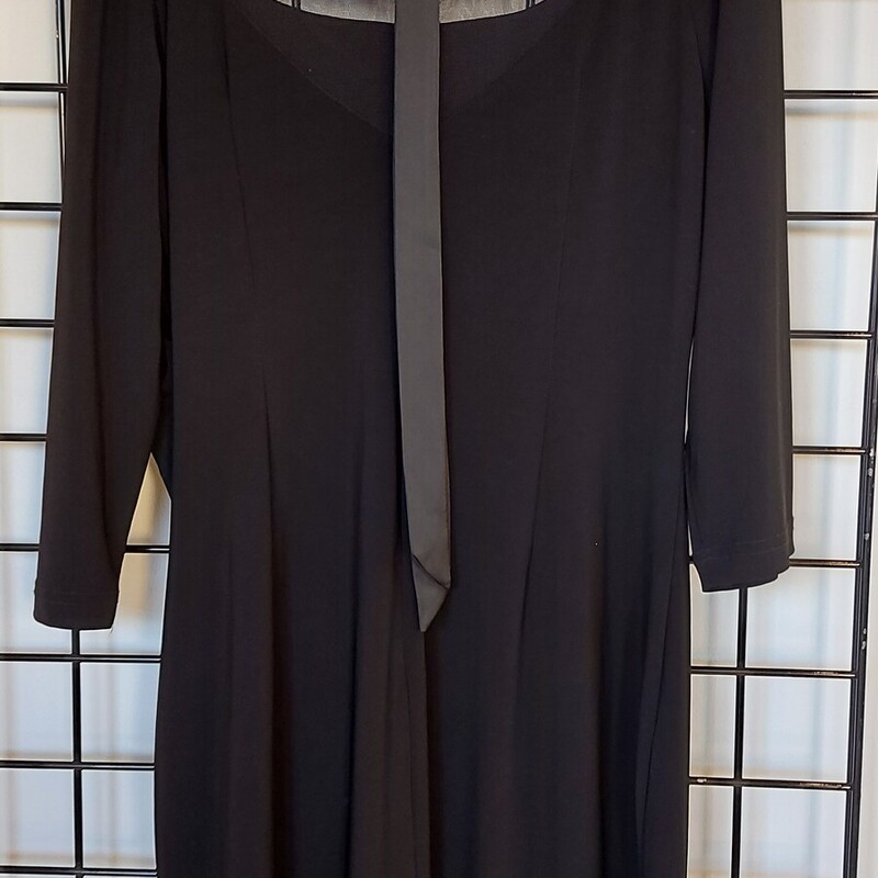 Joseph Ribkoff Dress, Black, Size: 16
new with tags was priced at $268