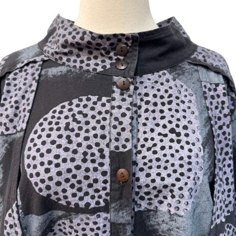 Cupcake Cotton Tunic<br />
Open Front Panel Detail<br />
Dots and Abstract Print<br />
Lilac and Black<br />
Size: Large