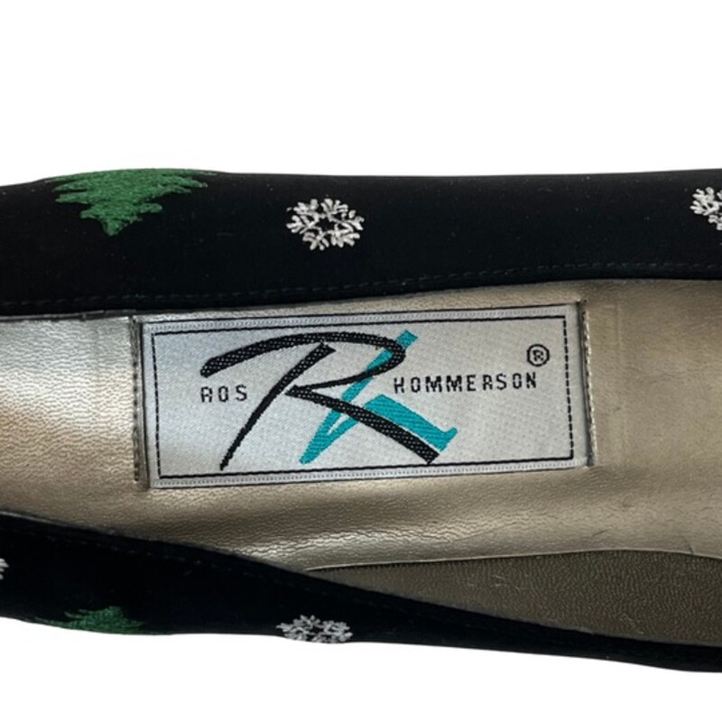 NEW Vintage Ros Hommerson Pumps<br />
Embroidered Snowflakes, Red Cardinals, Snow, and Pine Trees<br />
Color: Black, Green, White, and Red<br />
Size: 11 Narrow