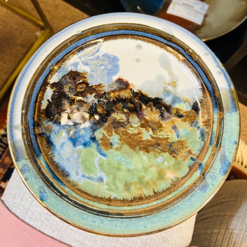 Mountain Look Painted Plate
White Brown Blue Green Size: 8.5diameter