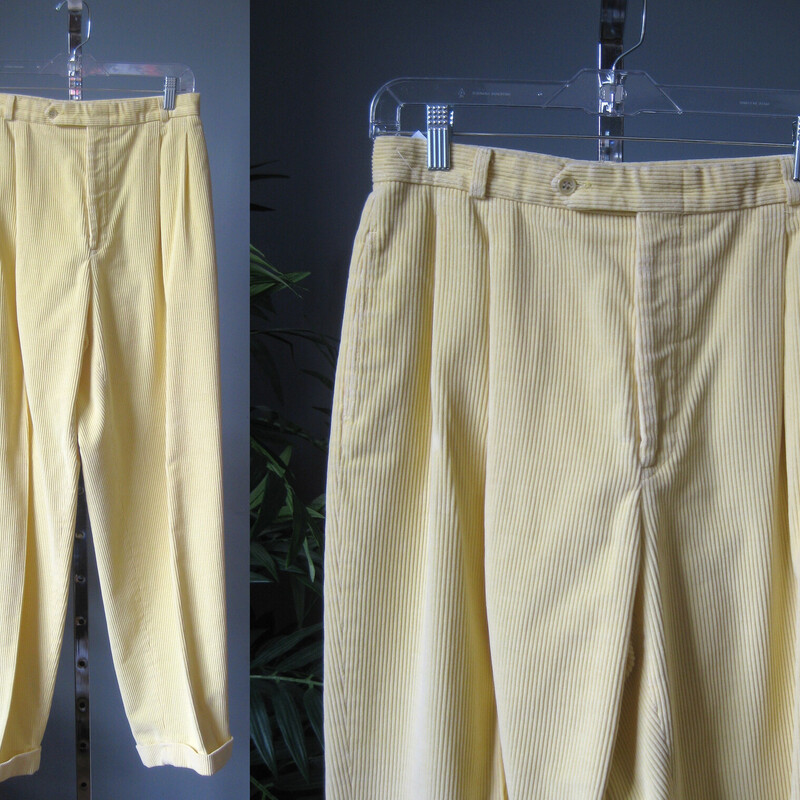 Vtg C. Reed Corduroy, Yellow, Size: Vtg 12
Great color for your streetwear, colorblock and preppy outfits
Corduroy jeans from Carol Reed.
These are a soft lemon yellow color
These have a relaxed fit, a high waist.
They have deep pockets in the front, no pockets in the back
Button and tab fly
cuffs at the bottom (they're sewn in place)
made in the USA

Marked size 12, I believe they'll fit a little smaller than a modern size 12 so be sure to check the measuremnts below:
flat measurements:
waist: 15
hip: 23
rise: 12
inseam: 30.25
Side Seam: 41

excellent, like new condition

Thanks for looking!
#65649