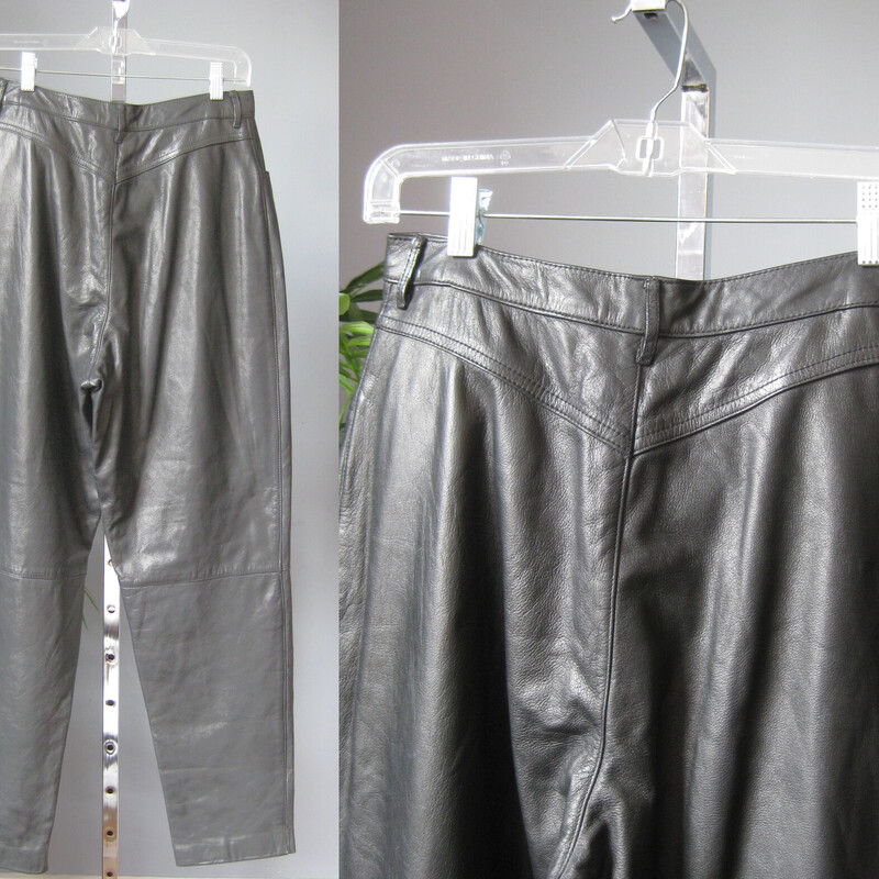 Vtg Sig. Olsen Leather, Black, Size: Vtg 10<br />
High waisted and high quality leather jeans by<br />
Sigrid Olsen<br />
<br />
High quality soft leather,<br />
Llined to the below the knee<br />
Pockets in the font only<br />
button and zip fly front<br />
<br />
Black<br />
Marked size 10 but please use the measurements below to determine if they will fit your body.<br />
Here are the flat measurements. Please double where appropriate:<br />
<br />
Waist: 15<br />
Hip: 20.5<br />
Rise: 13.75<br />
Inseam: 30.5<br />
Side seam: 43<br />
Excellent condition!<br />
<br />
<br />
Thanks for looking!<br />
#44709