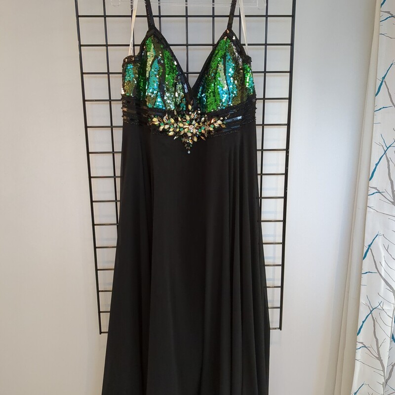 Night Moves, Black, Size: 16
(As Is: loose thread on back, see photo)
Zipper back, Green/Blue Sequins
Beading, Breast Padding