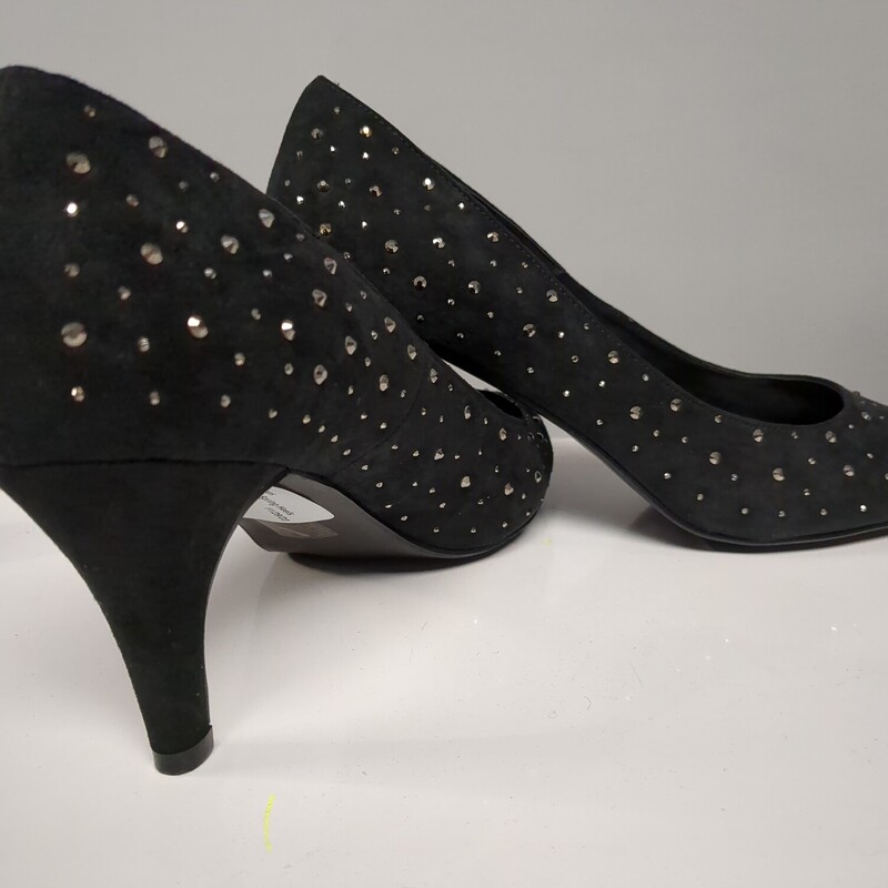 Call It Spring Heels, Size: 11
Black with Rhinestones