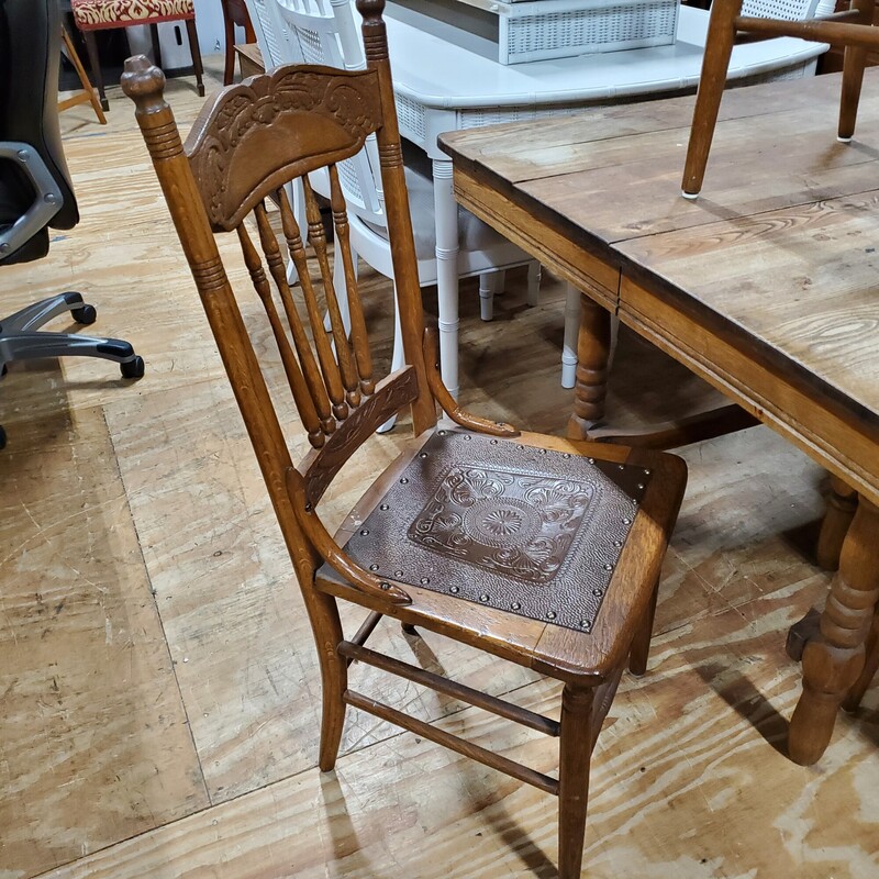Vtg Table + 4 Wood+Leather Chairs, Size: 43x42
