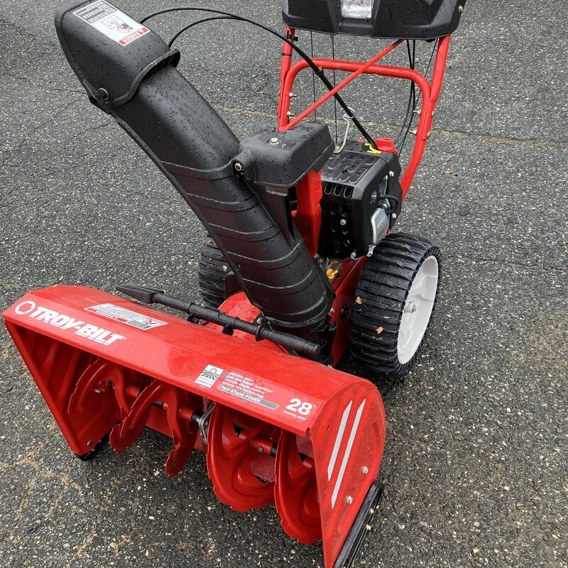 Snowblower, Troy Bilt Storm 2860
28\" cut
Like New Condition- never used


****NO SHIPPING -- SHIPPING FEE SHOWN IS FOR LOCAL DELIVERY ONLY *******