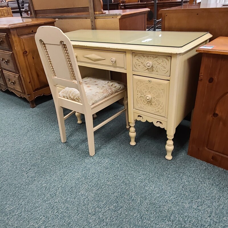 VANITY WITH CHAIR