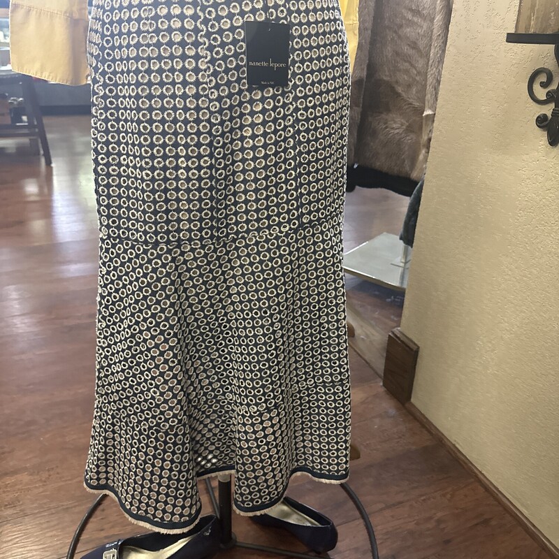 New Nanette Lepore Skirt/ Orignal Price $348.00
Color: Creme/Blue
Size: 10 Medium
In Store Pick Up Within 8 days Or Shipping Availible With Shipping Fees Applied
ALL SALES FINAL/ NO RETURNS