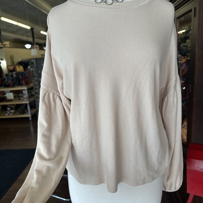 NWT VintWeaterproofTop, BeigKhak, Size: Med<br />
Original price$69.50<br />
shipping is available<br />
Pick up in store within 7 days of purchase<br />
ALL Sale are Final