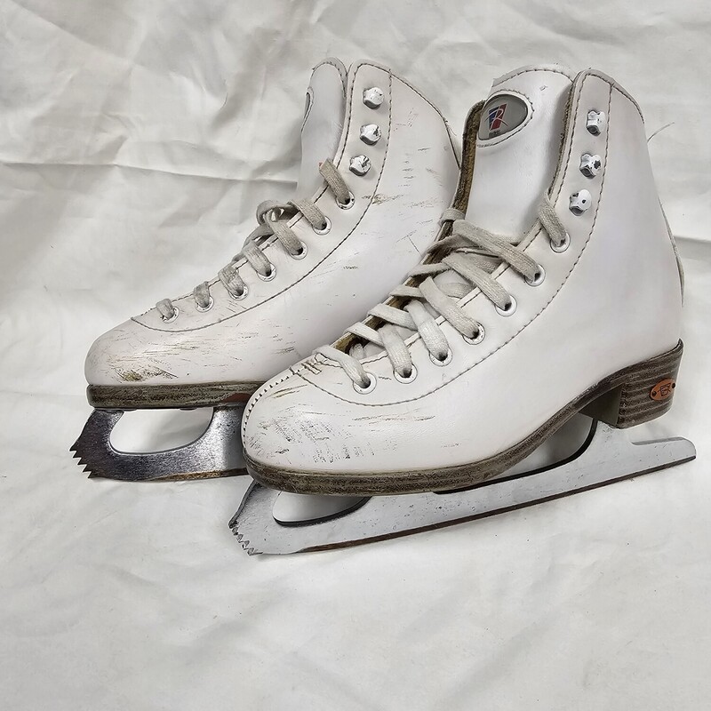 Riedell Stock 10 Figure Skates, Size: 2, Pre-owned