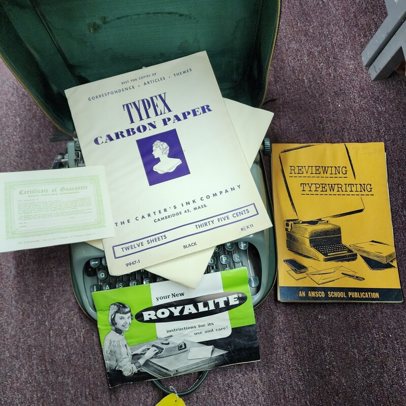 Royalite Typewriter, Green, Size: Portable<br />
with original case, manual & extras