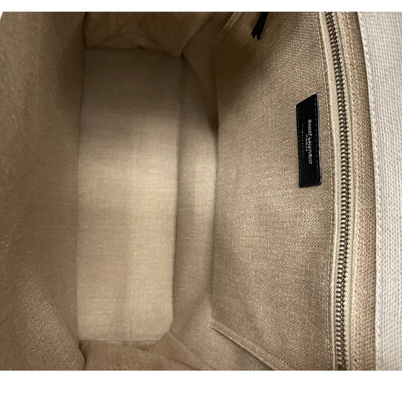 SAINT LAURENT Canvas Tote<br />
 45 % LINEN, 45 % COTTON, 10 % LEATHER<br />
 MADE IN ITALY<br />
Dimensions:
