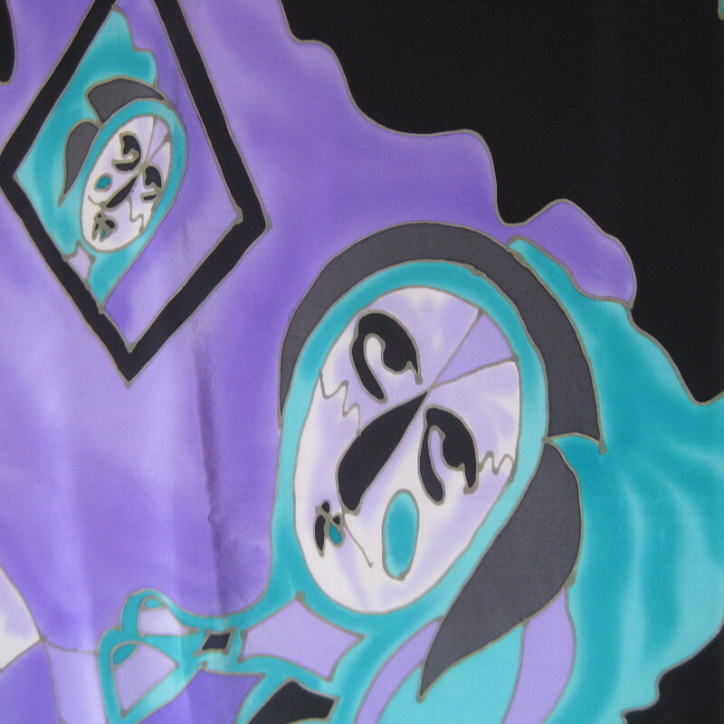 Vtg Chantik Silk Faces, Blk/purp, Size: None<br />
Large and beautiful square silk scarf by Chantik made in Nepal.<br />
It's in black, tealish green/blue  and purple.  The teal looks more green in real life that it's showing in the photos. The haunting design is a female figure, with deconstructed bits of the image scattered about.  So unique!<br />
handrolled edges<br />
<br />
Approx  34 square.<br />
Excellent condition.<br />
<br />
Thank you for looking.<br />
#63187