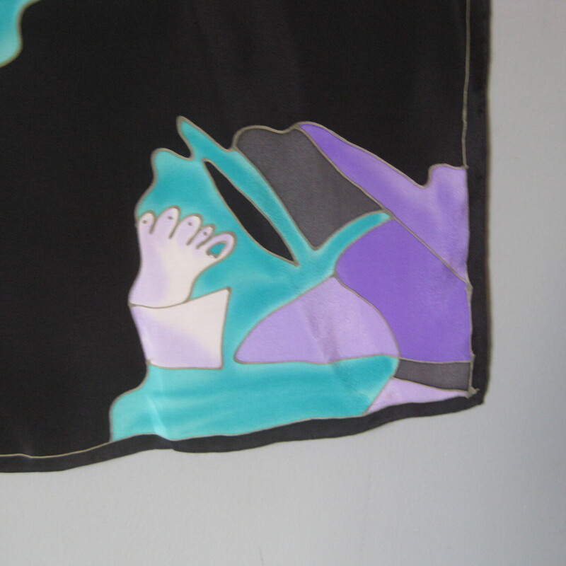 Vtg Chantik Silk Faces, Blk/purp, Size: None<br />
Large and beautiful square silk scarf by Chantik made in Nepal.<br />
It's in black, tealish green/blue  and purple.  The teal looks more green in real life that it's showing in the photos. The haunting design is a female figure, with deconstructed bits of the image scattered about.  So unique!<br />
handrolled edges<br />
<br />
Approx  34 square.<br />
Excellent condition.<br />
<br />
Thank you for looking.<br />
#63187
