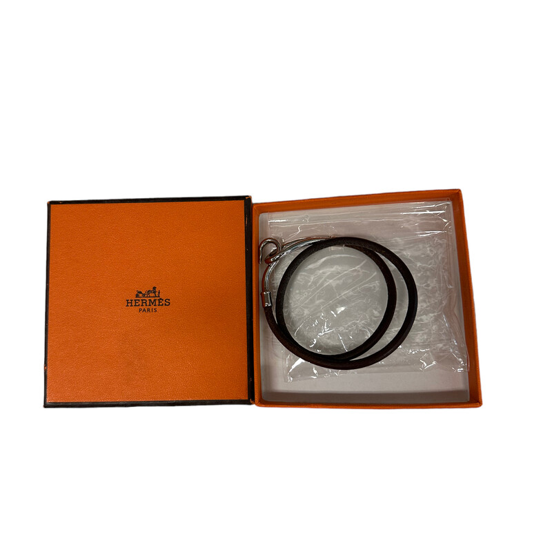 Hermes Jumbo Hook Double Tour Bracelet<br />
<br />
Made of natural brown bridle with a silver hook on one end, and a closed silver loop on the other end.<br />
<br />
Dimensions: 12.5 inches in length, plus closure hardware.<br />
<br />
Comes with the original box.