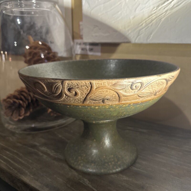 Green Patina Metal Bowl

Size: 12Rx8T