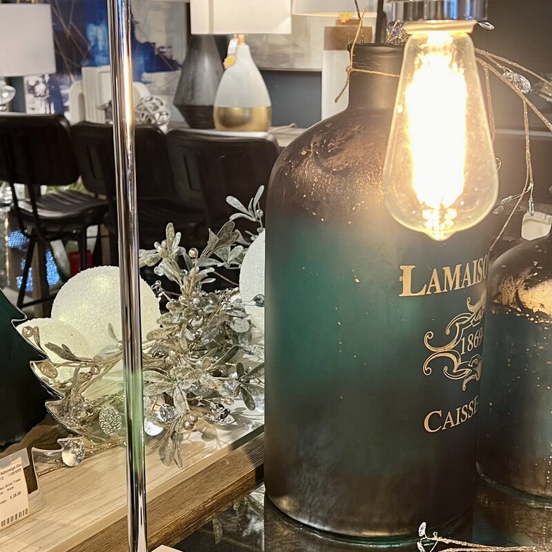 2 lamps available