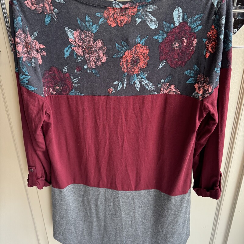 Nwt Maurices Long Sleeve, Burgundy, Size: Med<br />
All sales final<br />
free in store pick up within 7 days of purchase<br />
shipping available
