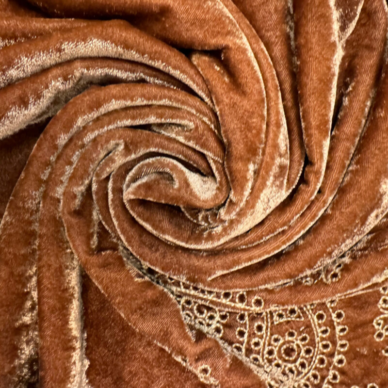 J Jill Velveteen Top<br />
3/4 Sleeves<br />
Embroidered Detail<br />
Color:  Cognac<br />
Size: Medium