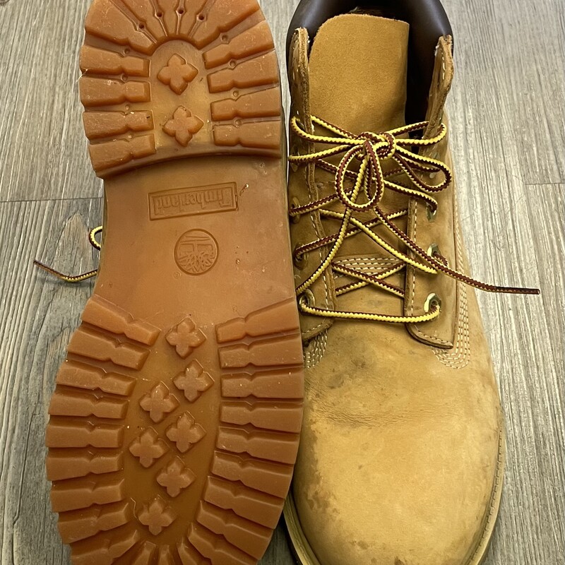 Men's Timberland® Premium 6-Inch Waterproof Boots,<br />
Colour: Wheat Nubuck, Size: 7Y<br />
Some Staining