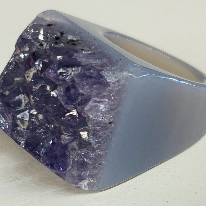 Dara Ettinger RawAmethyst Ring
Purple
Size: 6.25