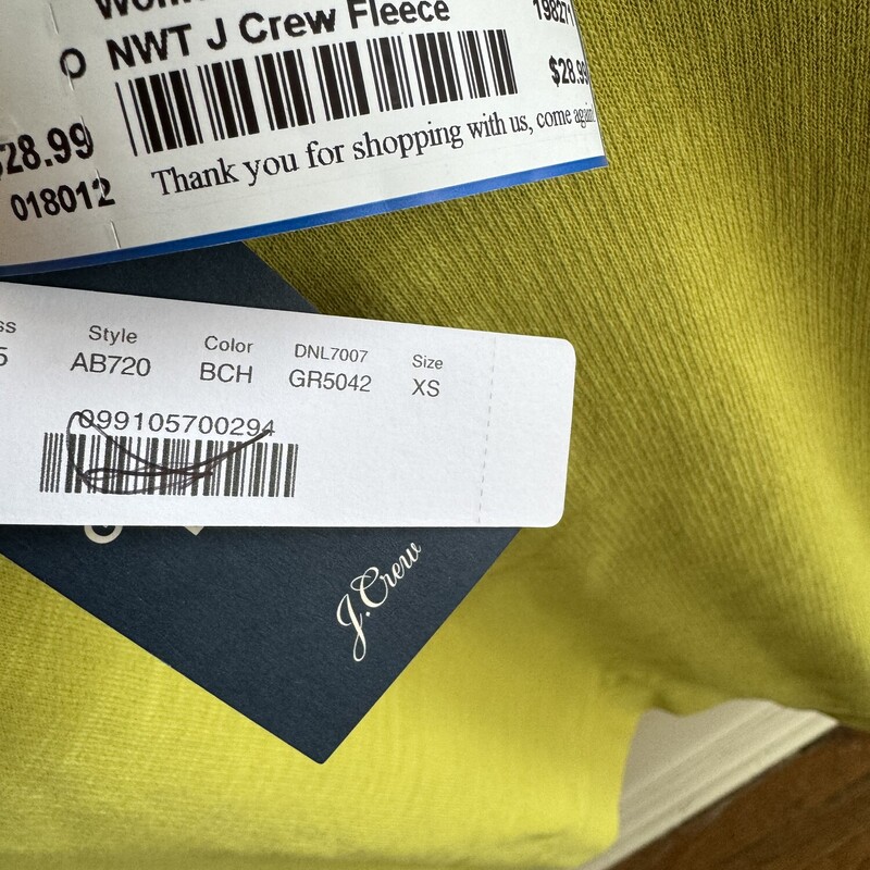 NWT J Crew Vintage Fleece, GREEN, Size: Xs<br />
All sales final,<br />
shipping available<br />
free in store pick up within 7 days of purchase