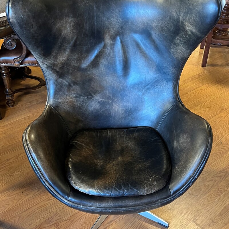 MidMod Egg Chair Leather