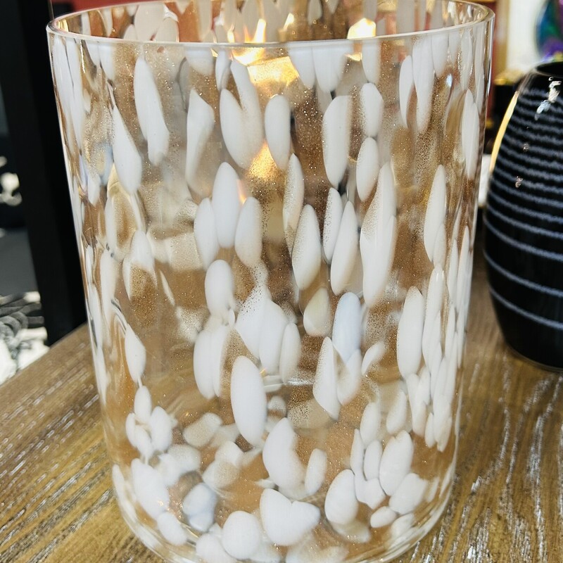Speckled Glitter Glass Hurricane
Clear White Gold Size: 6 x 8H