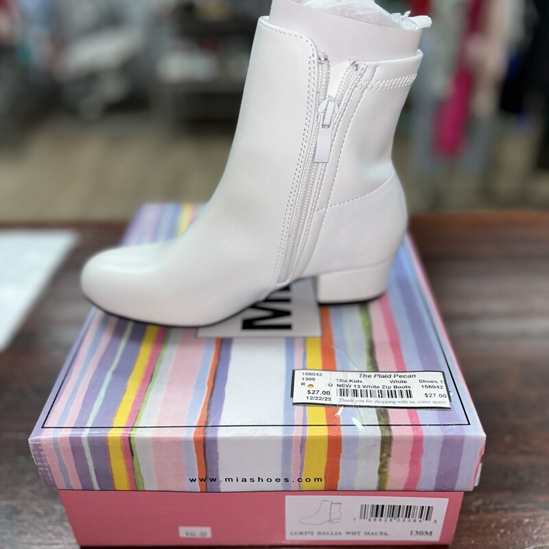 NEW 13 White Zip Boots, White, Size: Shoes 13