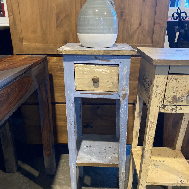 Blue Side Table

Size: 12x12x32