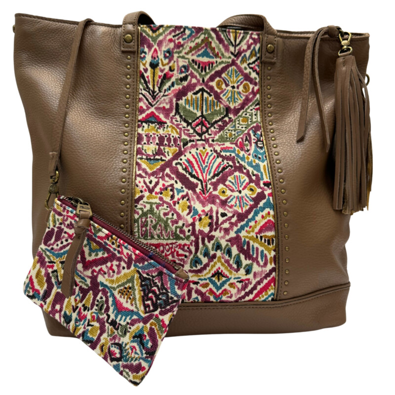 Sakroots Leather and Canvas Tote<br />
Cute Printed pattern On Canvas<br />
Leather Color:  Tan<br />
Comes with Matching Coin Purse