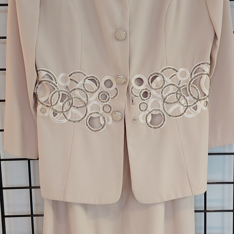 Laurence Dress Blazer & Skirt Set
Cream, Size: 12