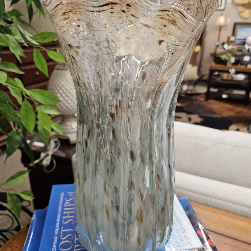 Glass Spotted Curvy Vase
Blue Pink Brown Size: 9 x 15H