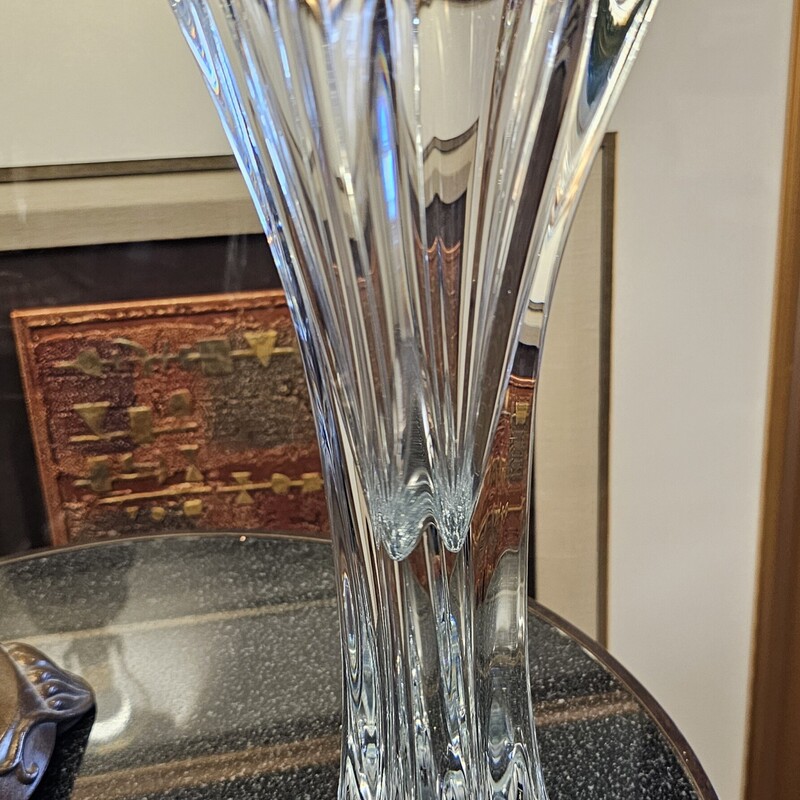 Mikasa Tall 5 Fingers Vase
Clear
Size: 5.5 x 16H