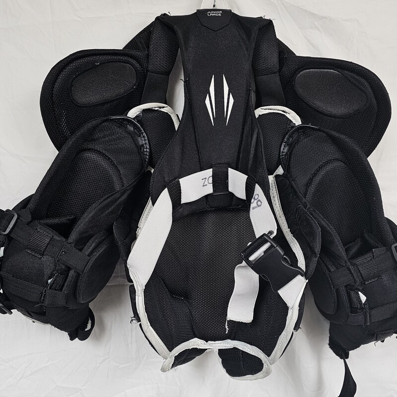 Bauer Supreme S170 Goalie Chest Protector, Size: Jr L, pre-owned in very good shape.  MSRP $199.99