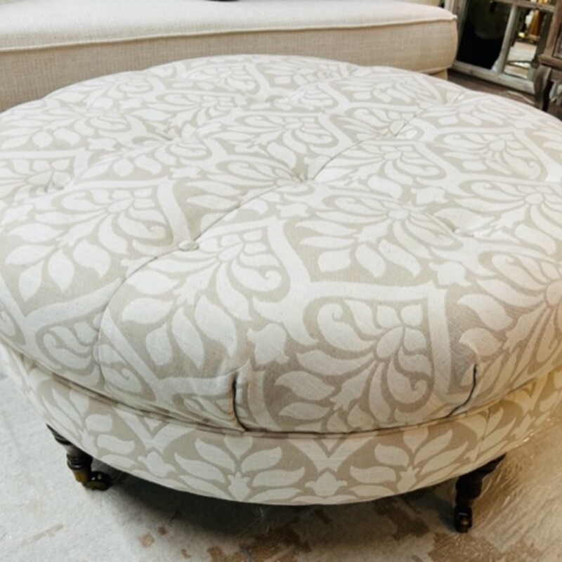 Round Leaf Patterned Ottoman
Gray White Size: 37 x 17H
On Casters
As Is - slight pilling
